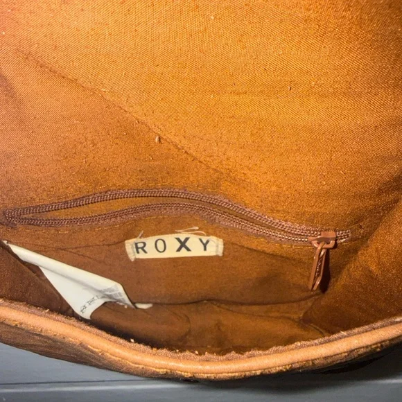 Roxy Brown Leather Crossbody with Tassel - Picture 4 of 6